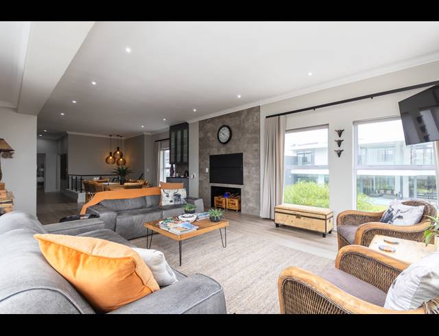 3 BEDROOM FREESTANDING FOR SALE IN BIG BAY